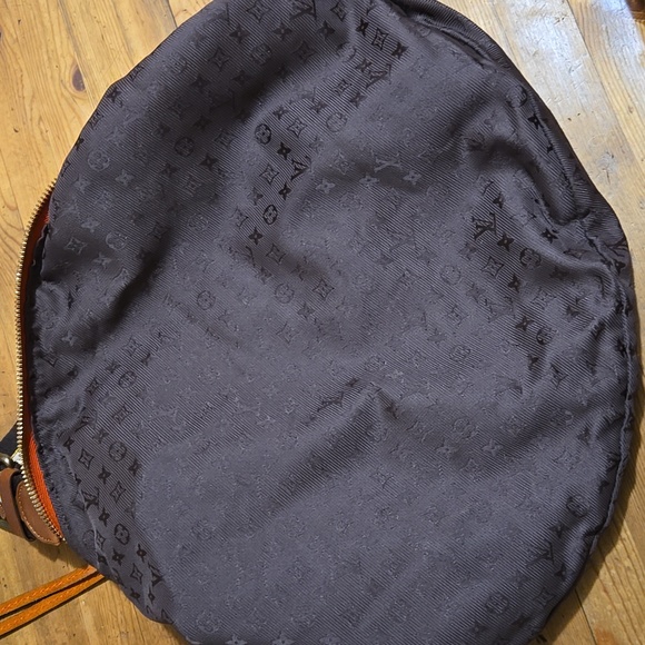 Louis Vuitton Monogram Onatah PM Orange Mahina Suede 13.5x8x5.25 EUC - Picture 9 of 9